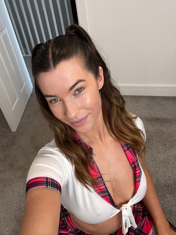 Blue-raze - OnlyFans creator with 0 reviews (0.0/5 stars)