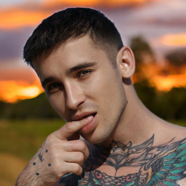 Dennis Nickolero 💦 Sexting, Videocalls 🥵