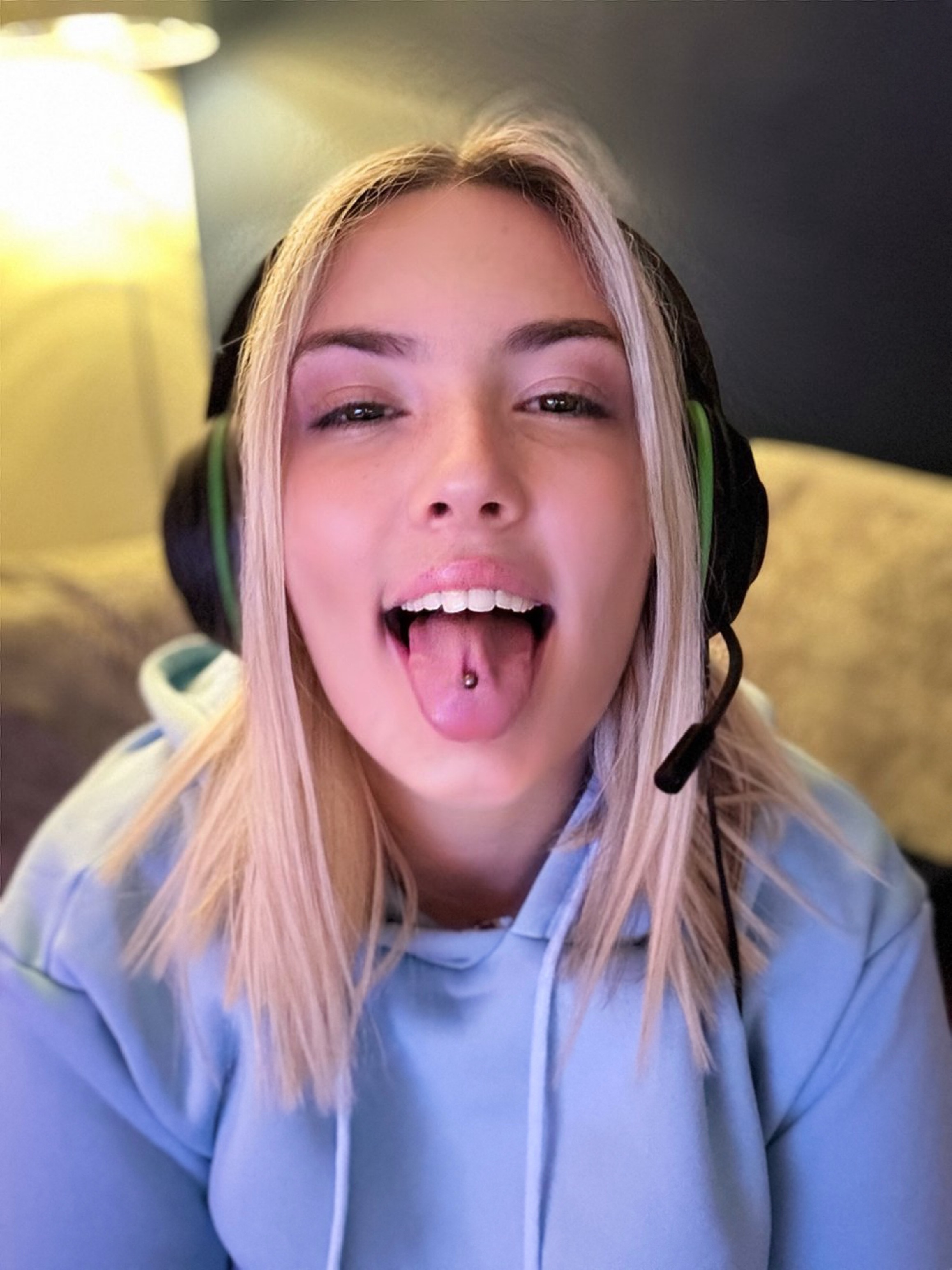 BRITISH BRANDI RAEEπ