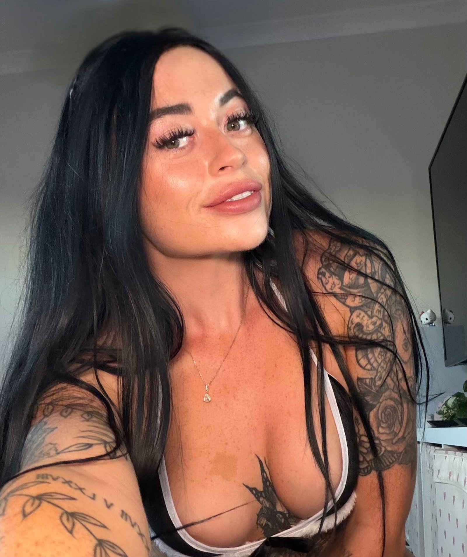 Bratty Tal - Onlyfans Creator