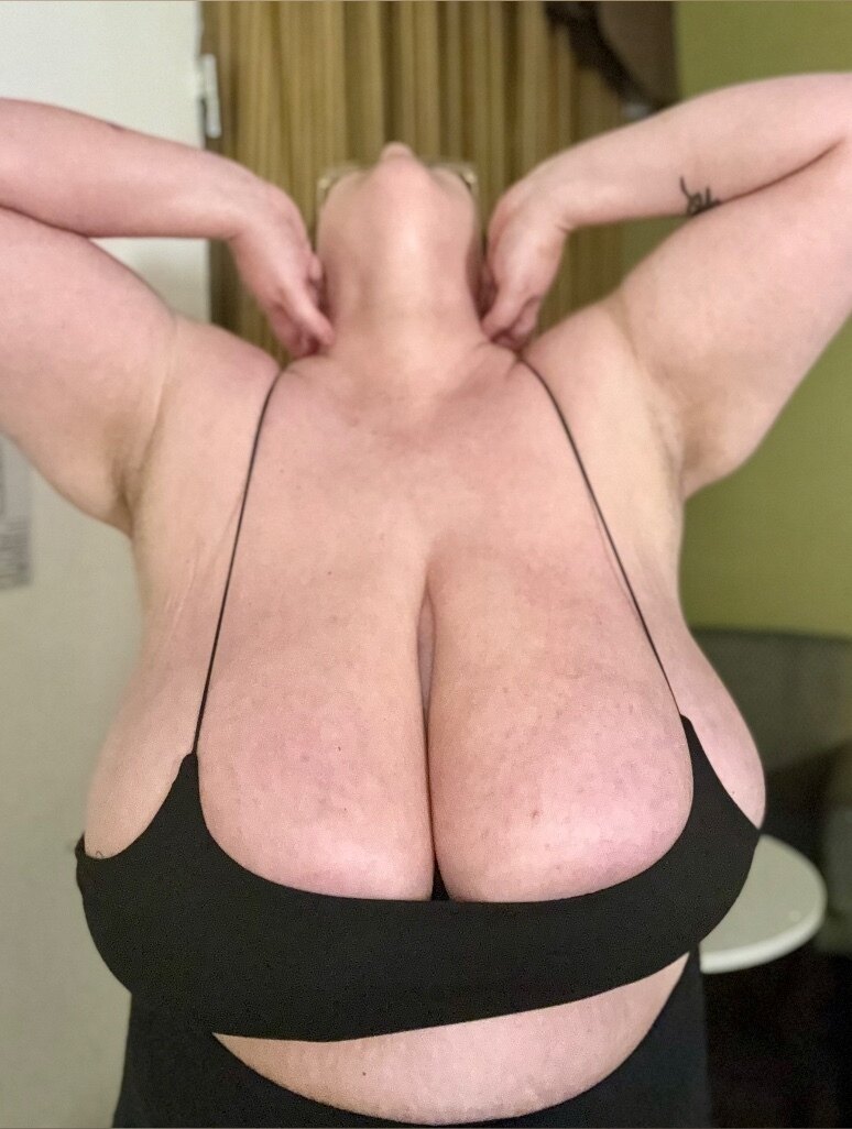 Big TiTTy Mama VIP - Onlyfans Creator