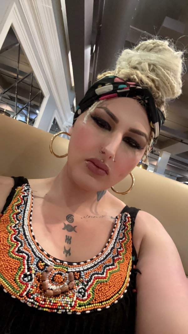 Meah Evarah Renziski - OnlyFans creator with 0 reviews (0.0/5 stars)