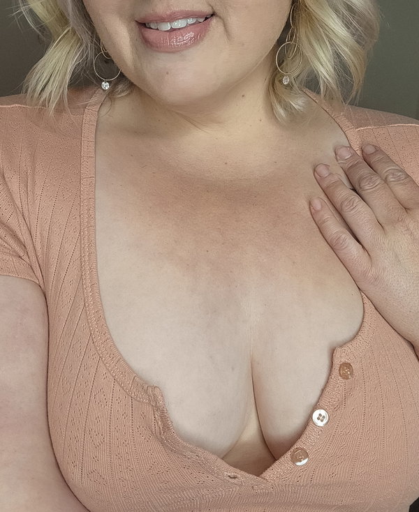 Candy Raiynn - OnlyFans creator with 0 reviews (0.0/5 stars)