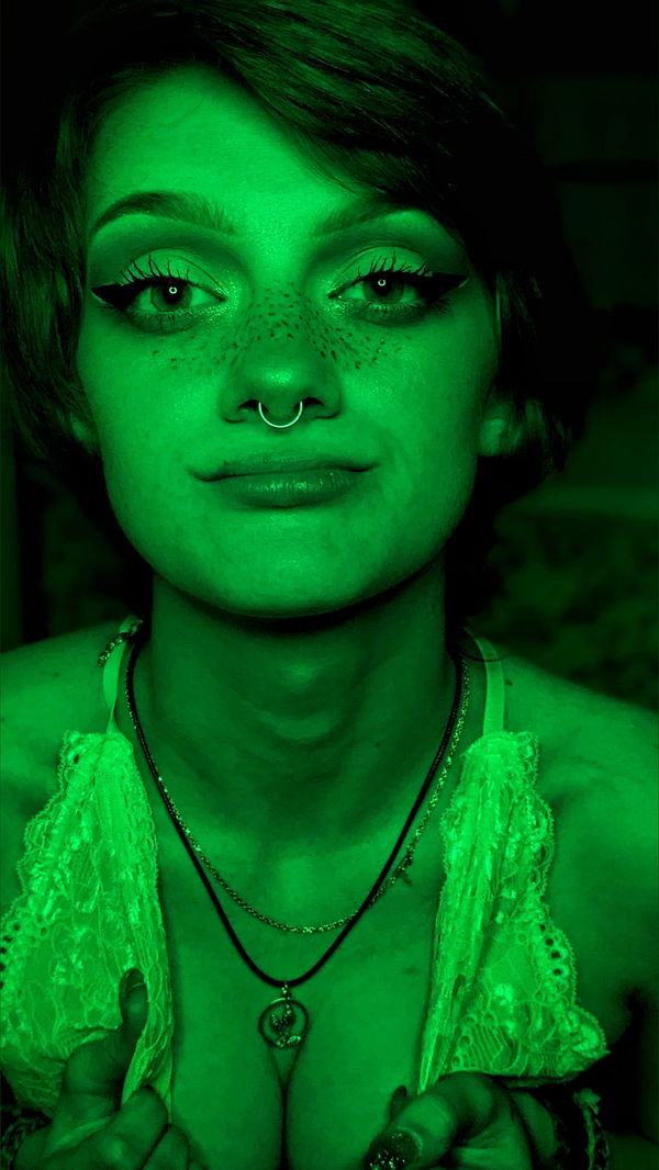 Charliesanangel - OnlyFans creator with 0 reviews (0.0/5 stars)