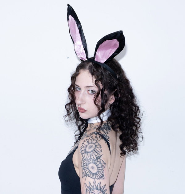 Chlo Lunaa - Submissive Goth 🤍 - OnlyFans creator with 0 reviews (0.0/5 stars)