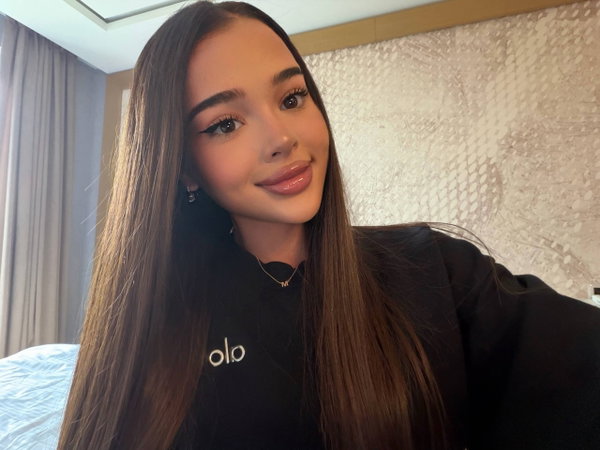💕 isabella ≽^•⩊•^≼