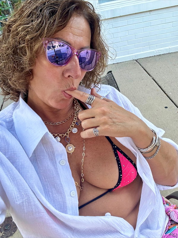 Di and Nick - OnlyFans creator with 0 reviews (0.0/5 stars)