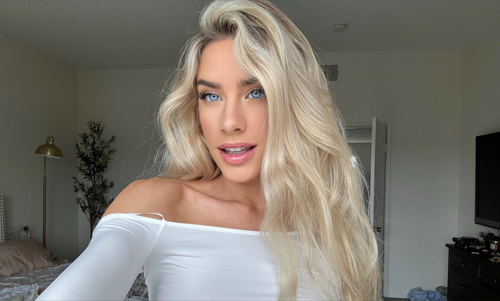 Dakota Lyn - Onlyfans Creator