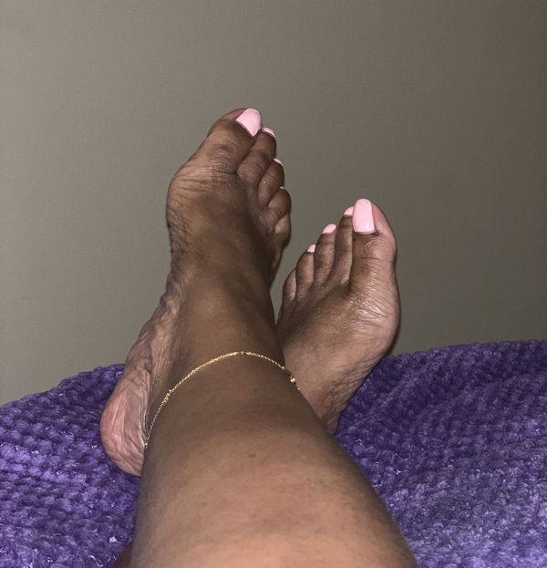 EbonyToes3