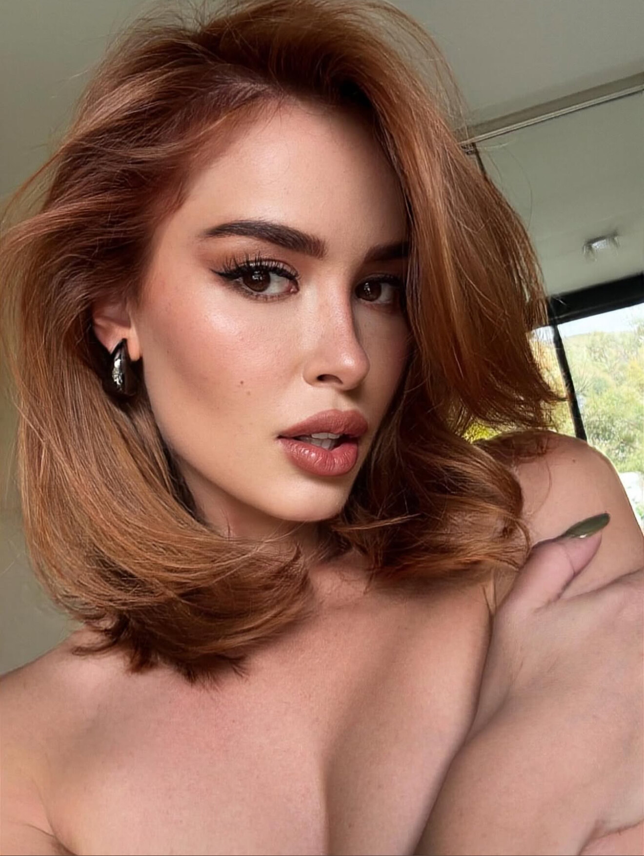 ⭐️ Elena Kamperi