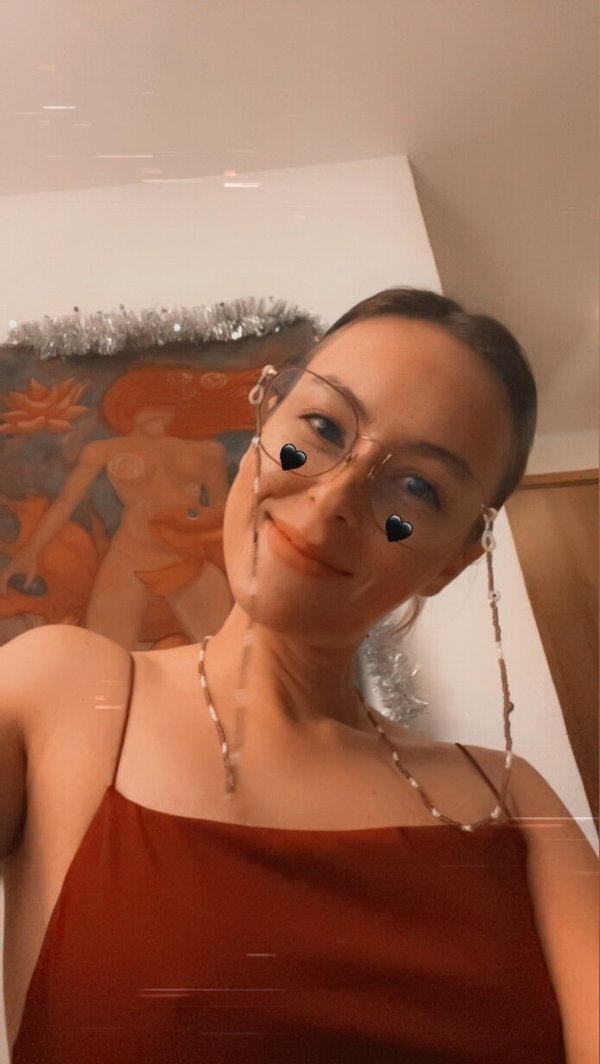 Ema - OnlyFans creator with 1 reviews (5.0/5 stars)