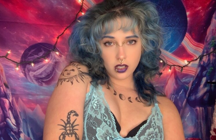 Ember Ann - Onlyfans Creator