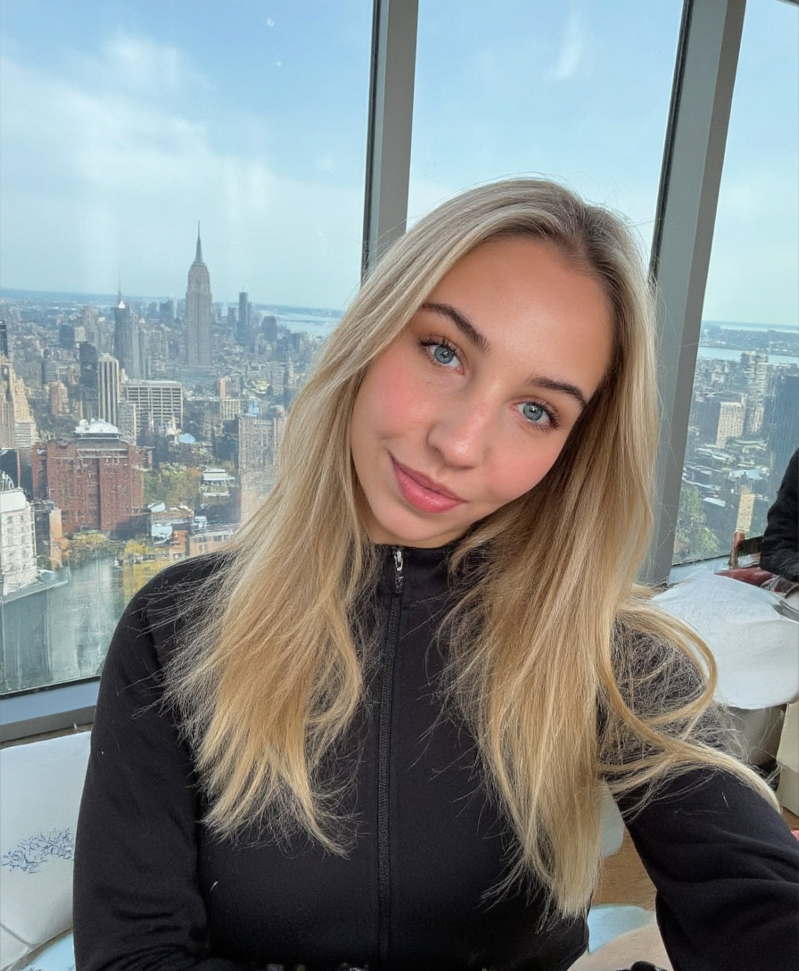 Emma Peach - Onlyfans Creator