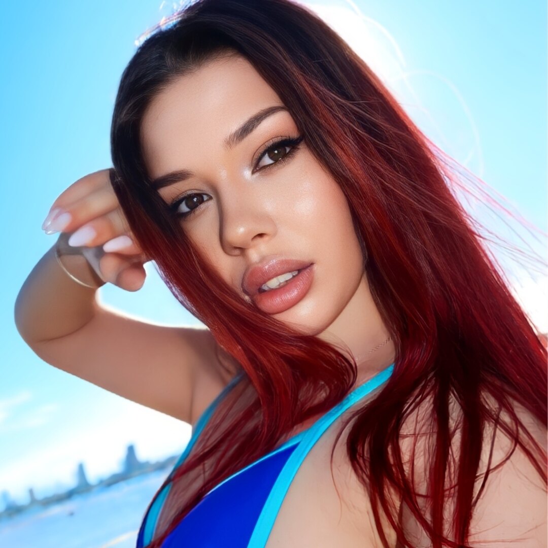 Eva - Onlyfans Creator