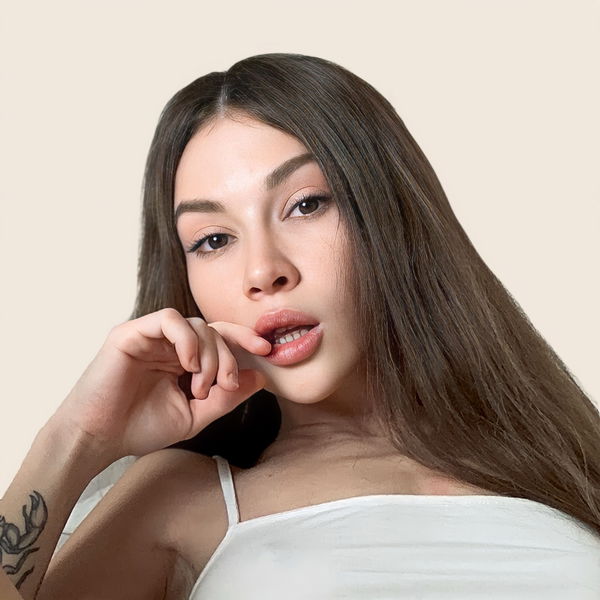 𝐄𝐯𝐚 𝐕𝐞𝐞💎 petite fit brunette 😍 - OnlyFans creator with 0 reviews (0.0/5 stars)