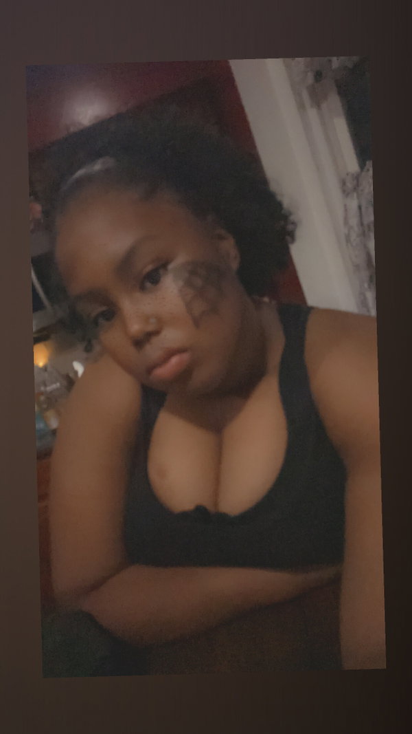 Lexie - OnlyFans creator with 1 reviews (5.0/5 stars)