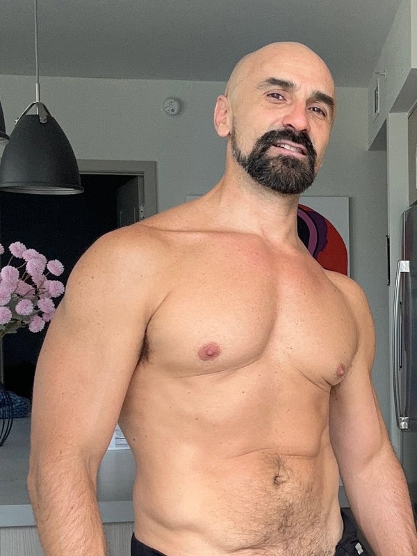 Fernando Martinez - OnlyFans creator with 0 reviews (0.0/5 stars)