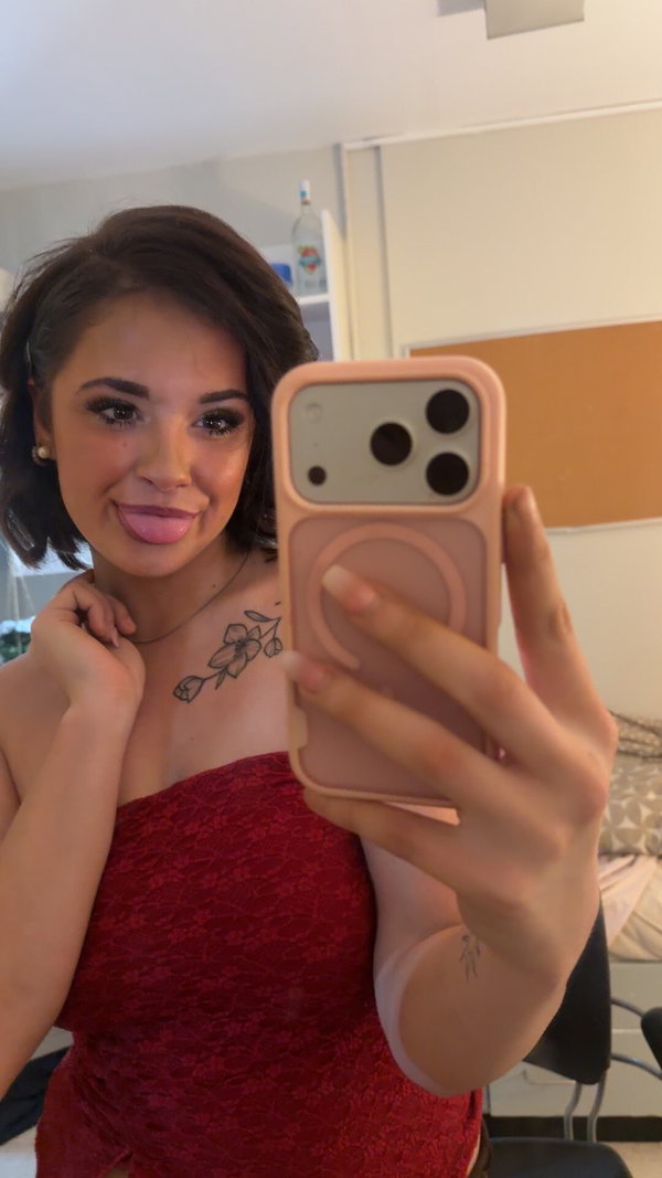 Mae - OnlyFans creator with 0 reviews (0.0/5 stars)