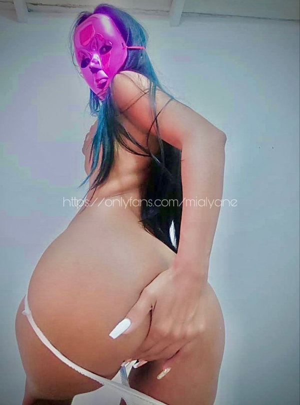 Mia Sánchez - OnlyFans creator with 2 reviews (5.0/5 stars)