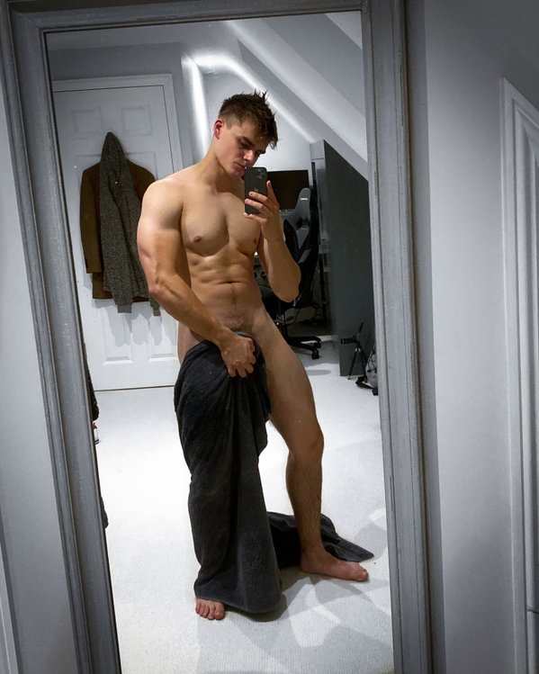 Big Tobez - OnlyFans creator with 0 reviews (0.0/5 stars)