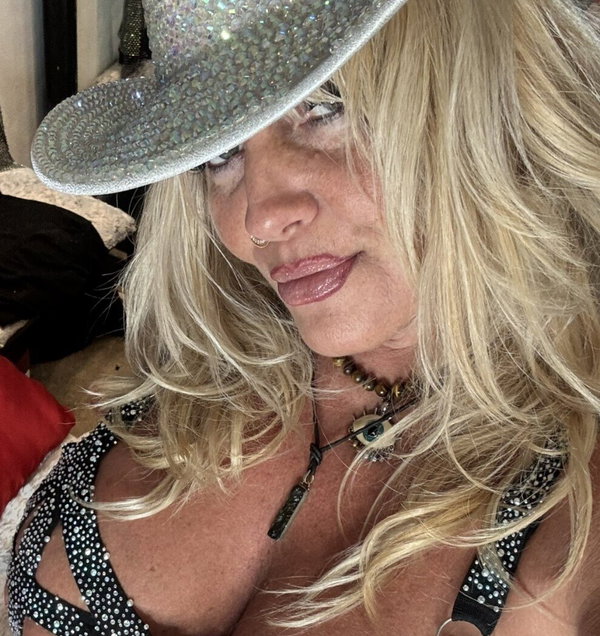 Gin Lustig - OnlyFans creator with 0 reviews (0.0/5 stars)