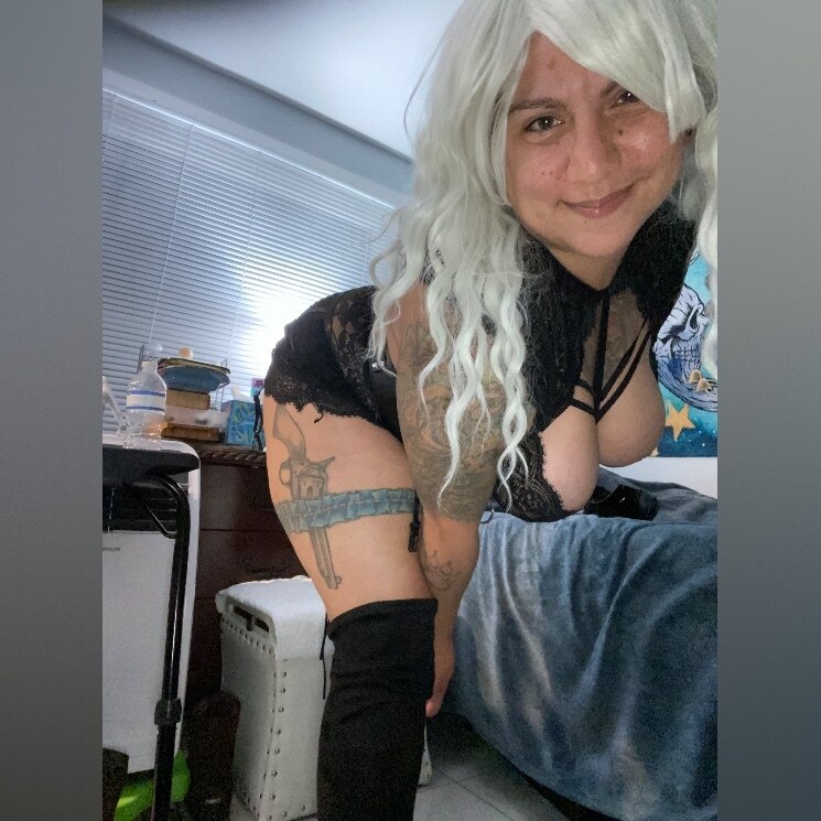 Hazel - Onlyfans Creator