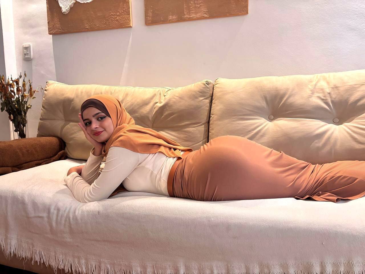 Aya 🍯 header