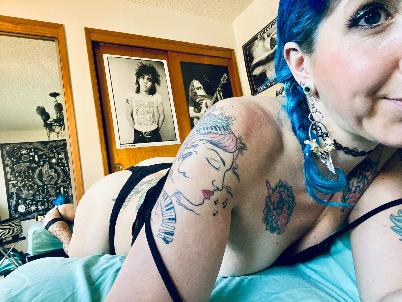 Amber Lee Roth header