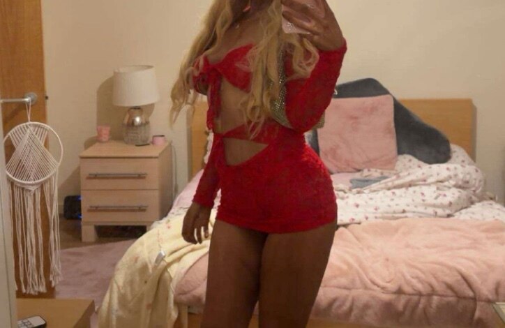 Amy British Blonde header