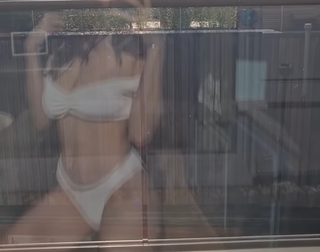 Danielle Sharp header