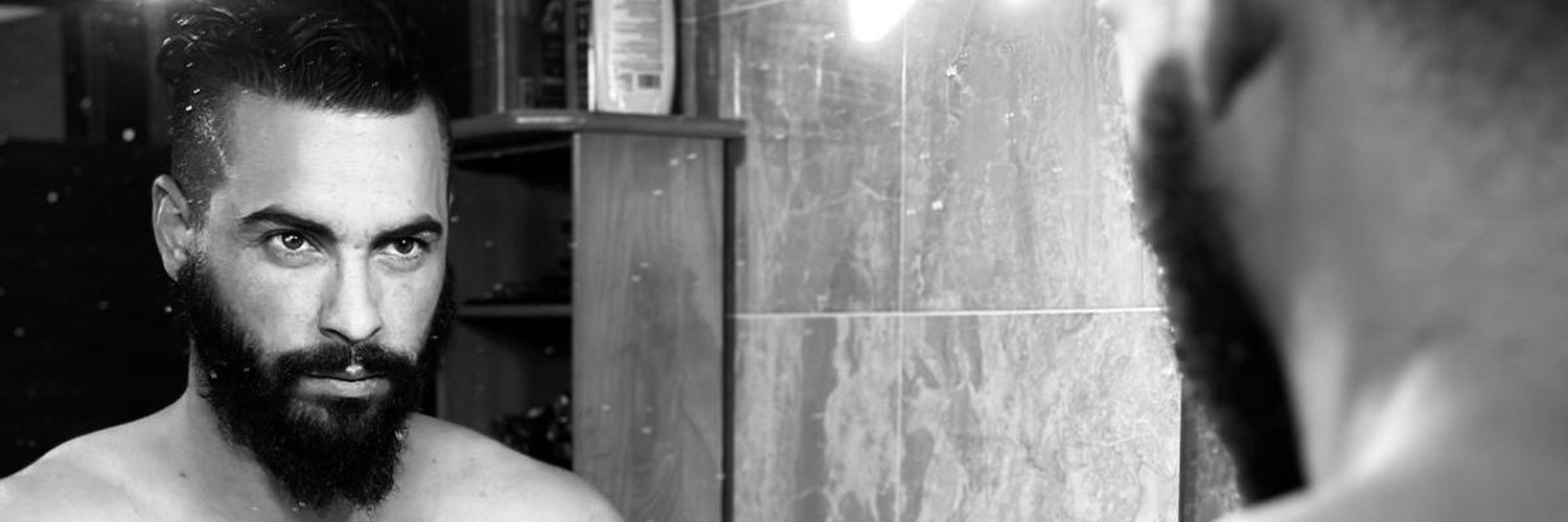 Erik_red header