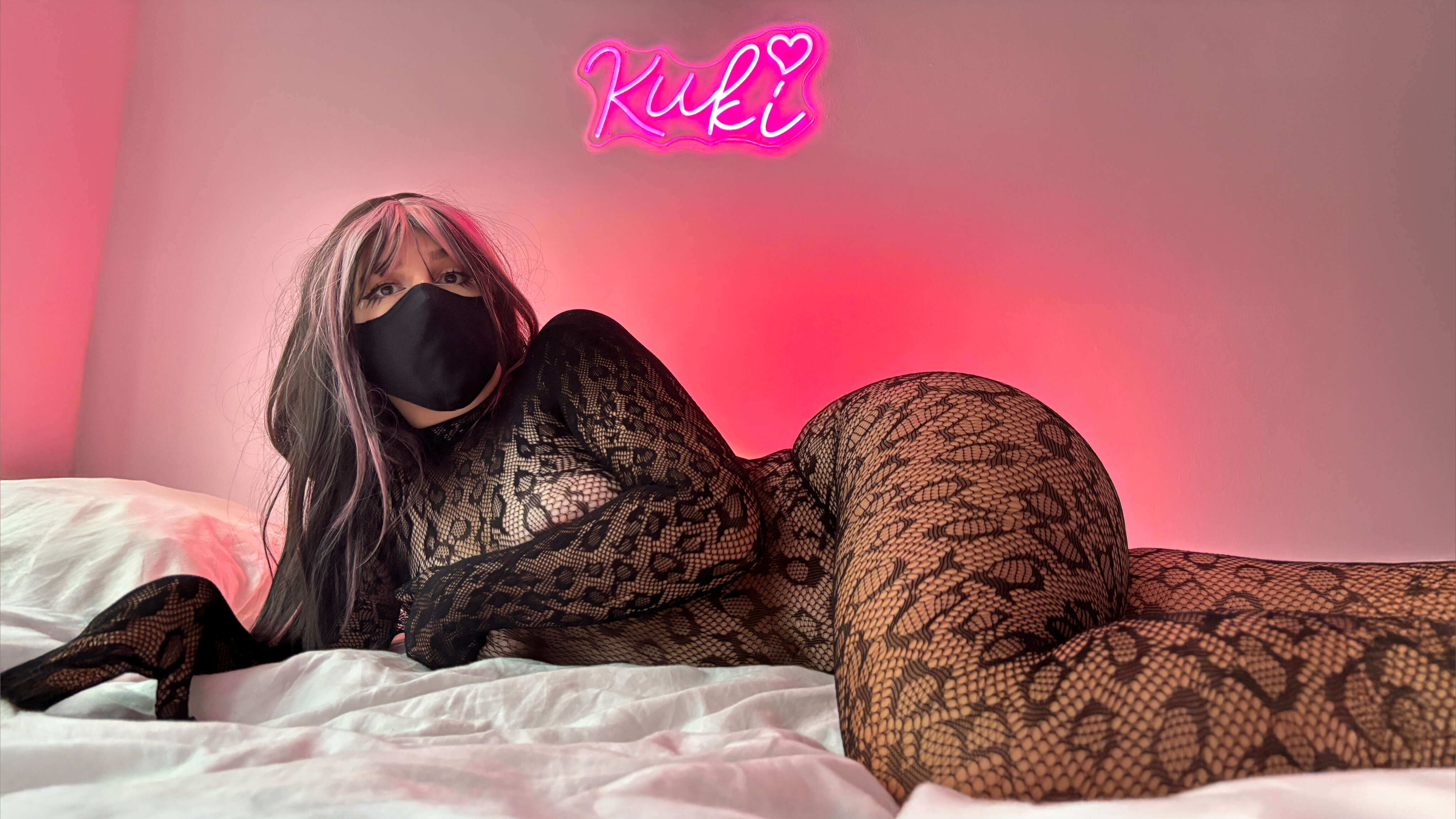 oopsie_itskuki🍑 header