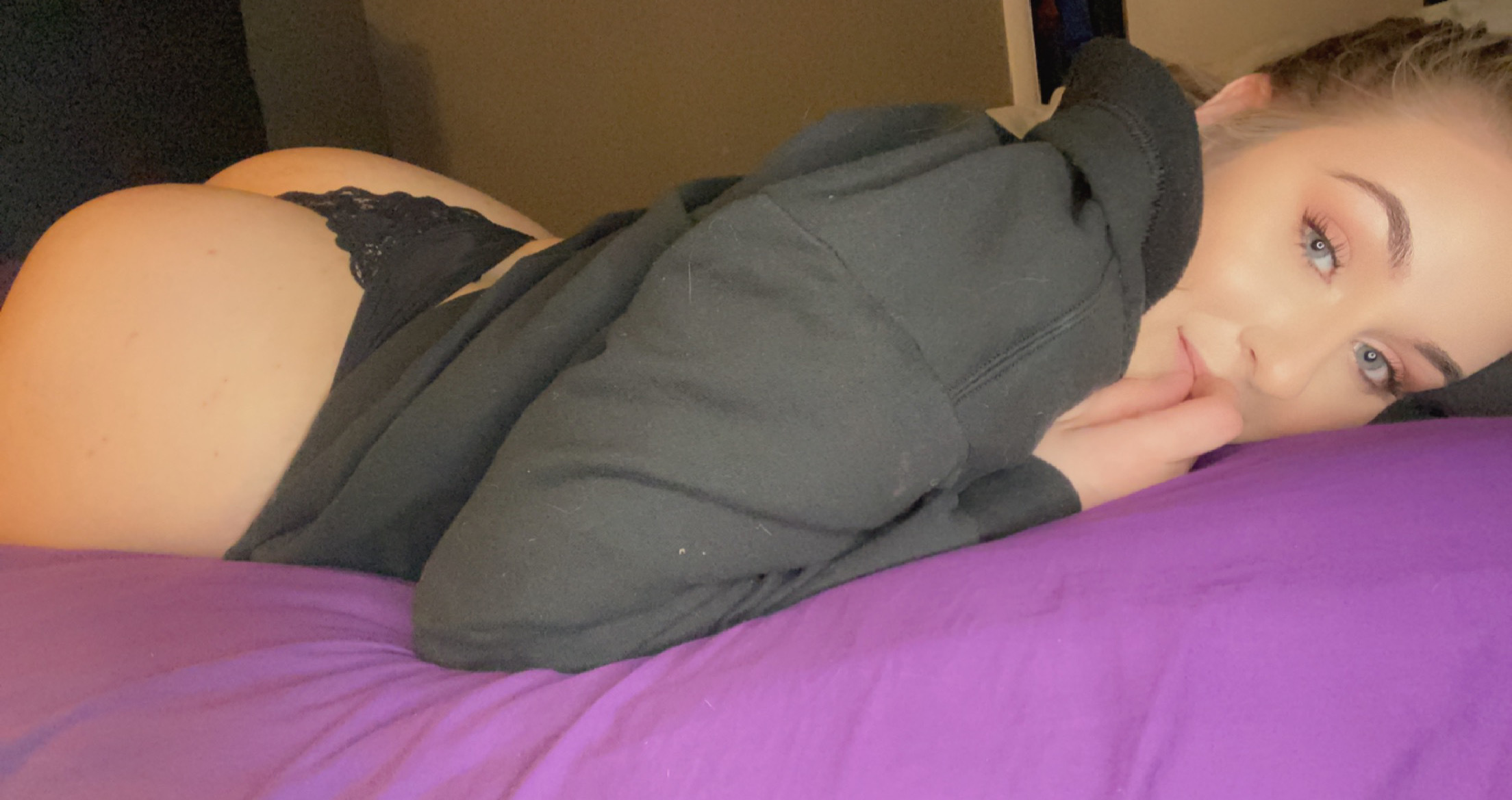 Ivy blue 🦋 header