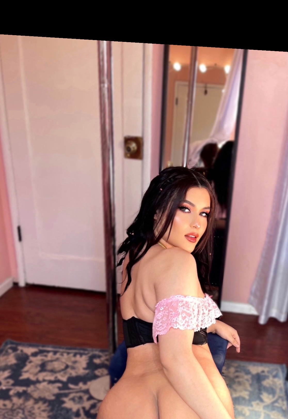 Lucia 🍓 header