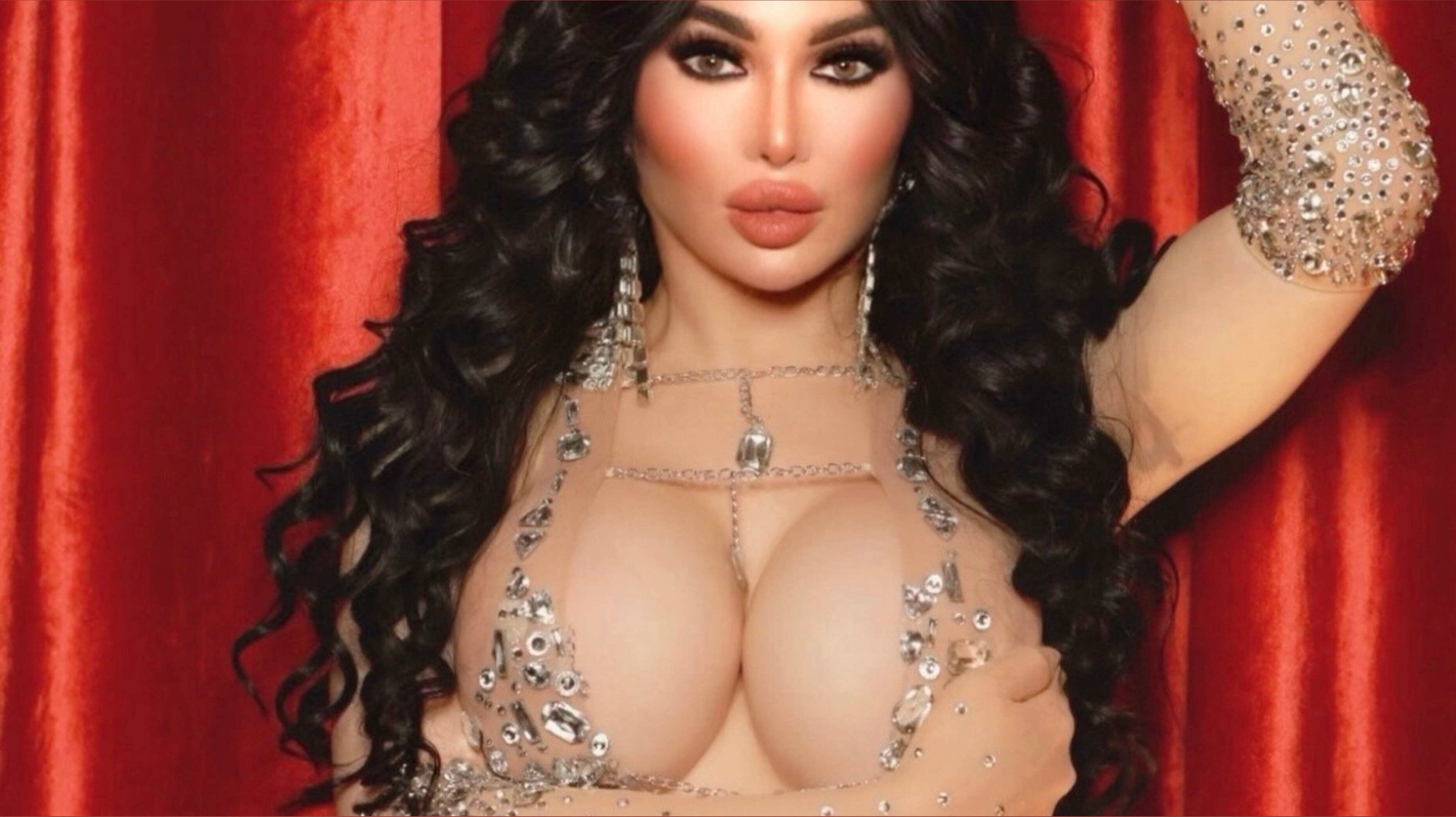 Maya Queen 👑 الملكة مايا header