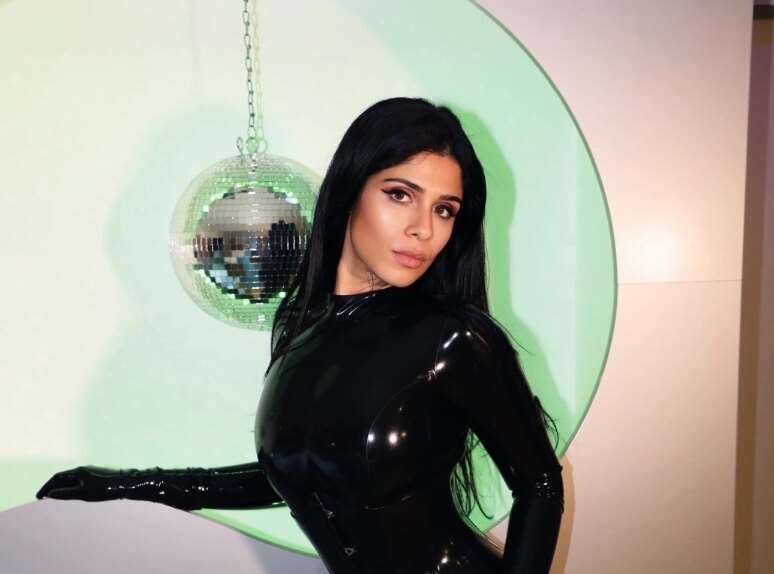 Sophia Sahara header