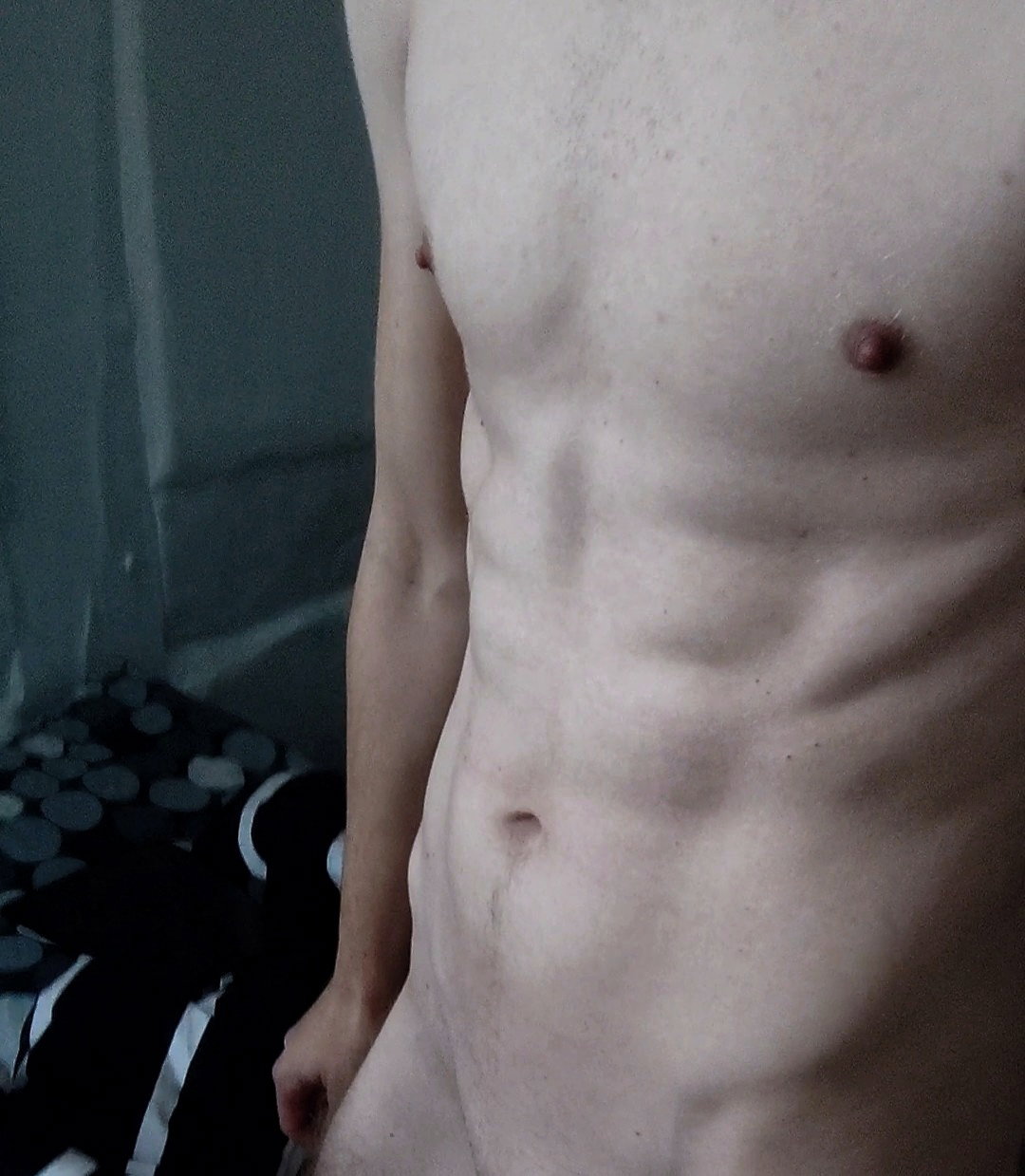 naked.max header