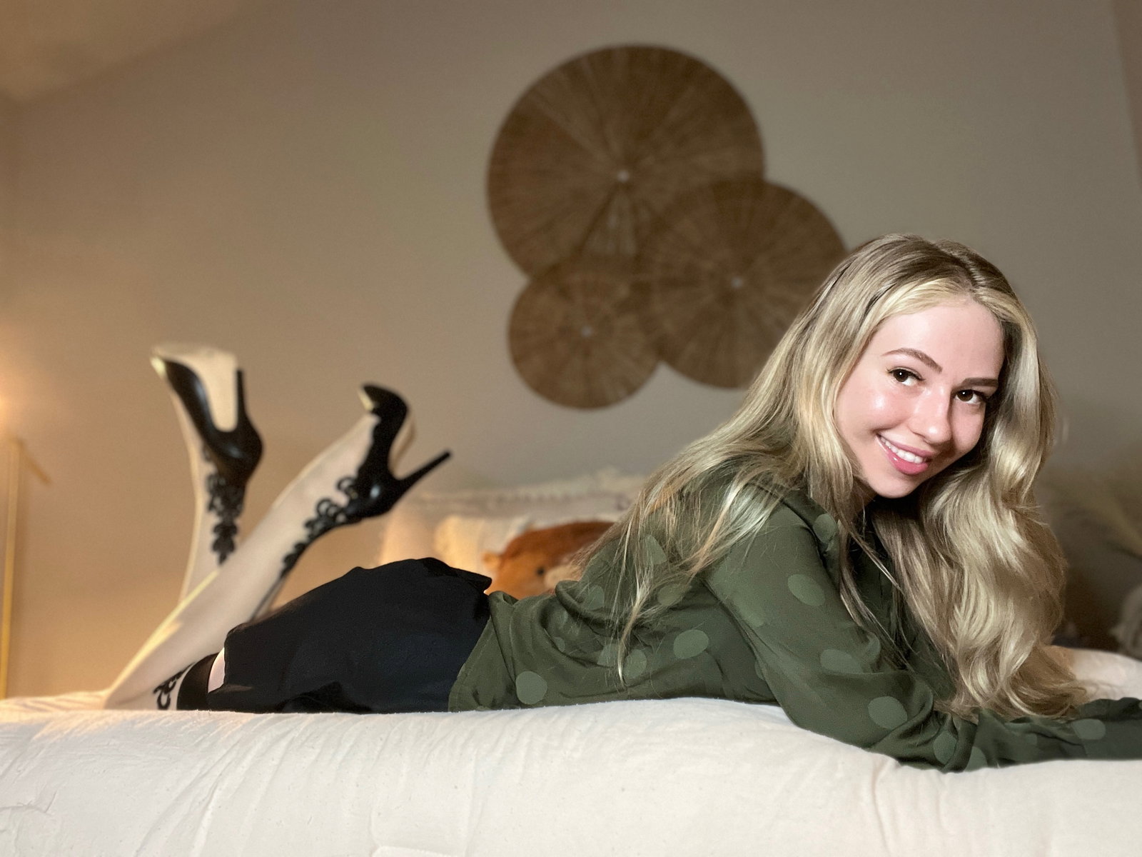 Blonde Amour99 header