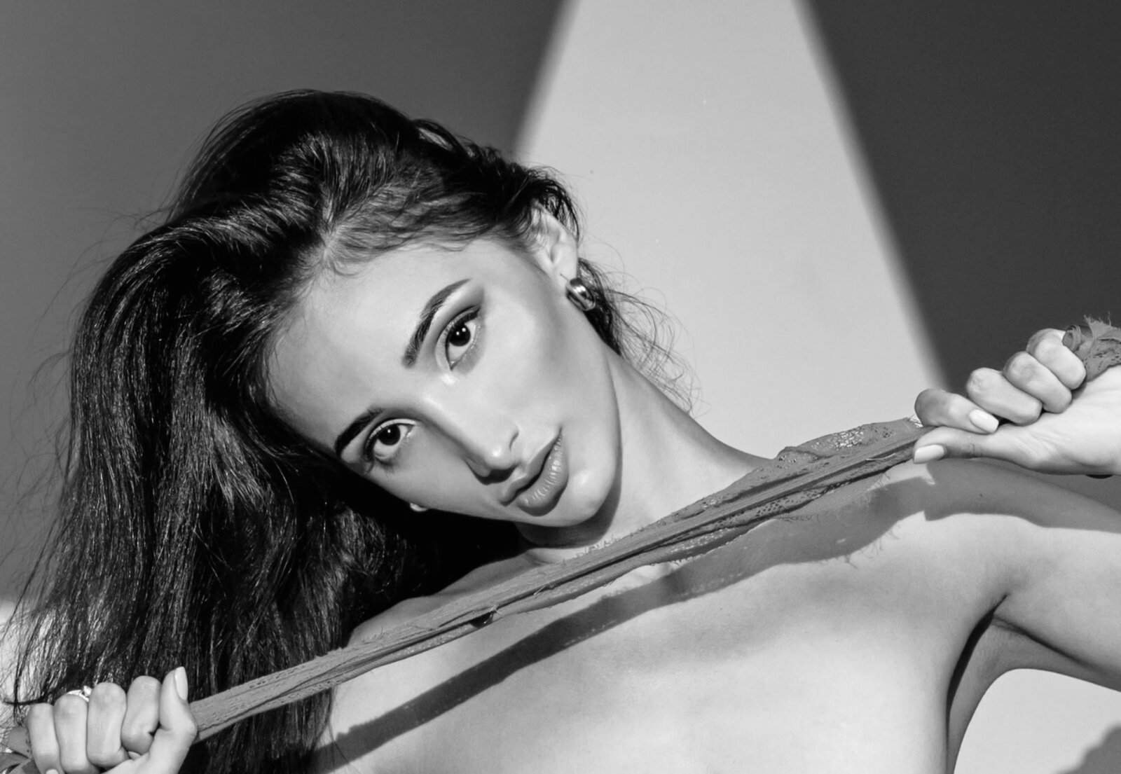 Paula header