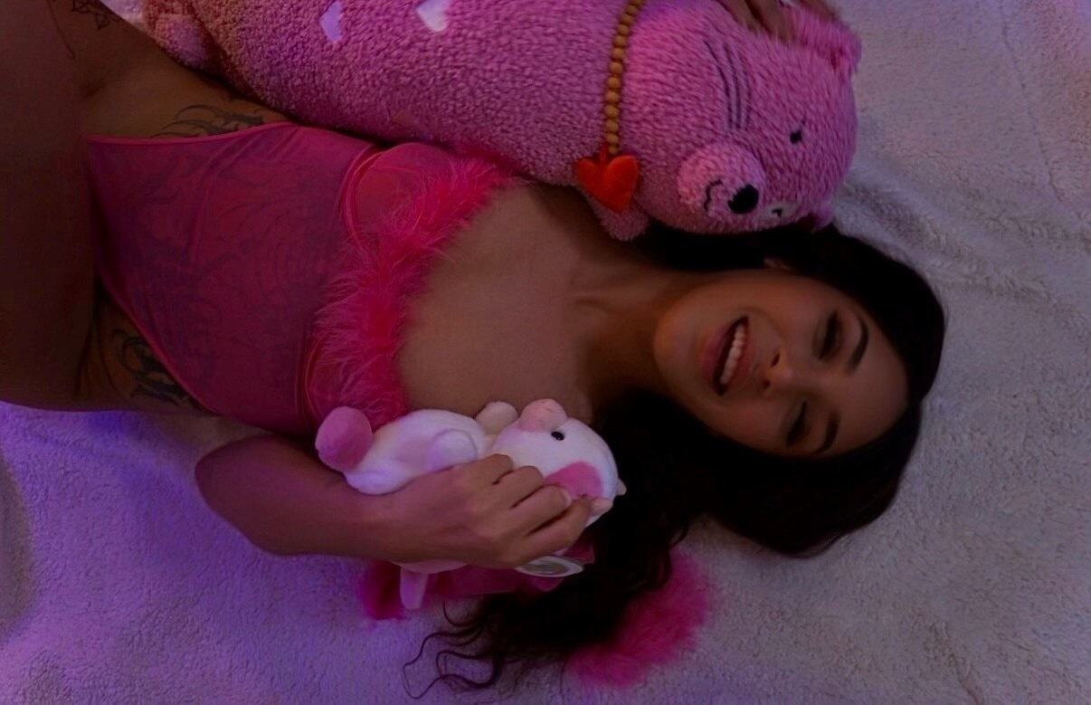 Mia Greene Next Door header