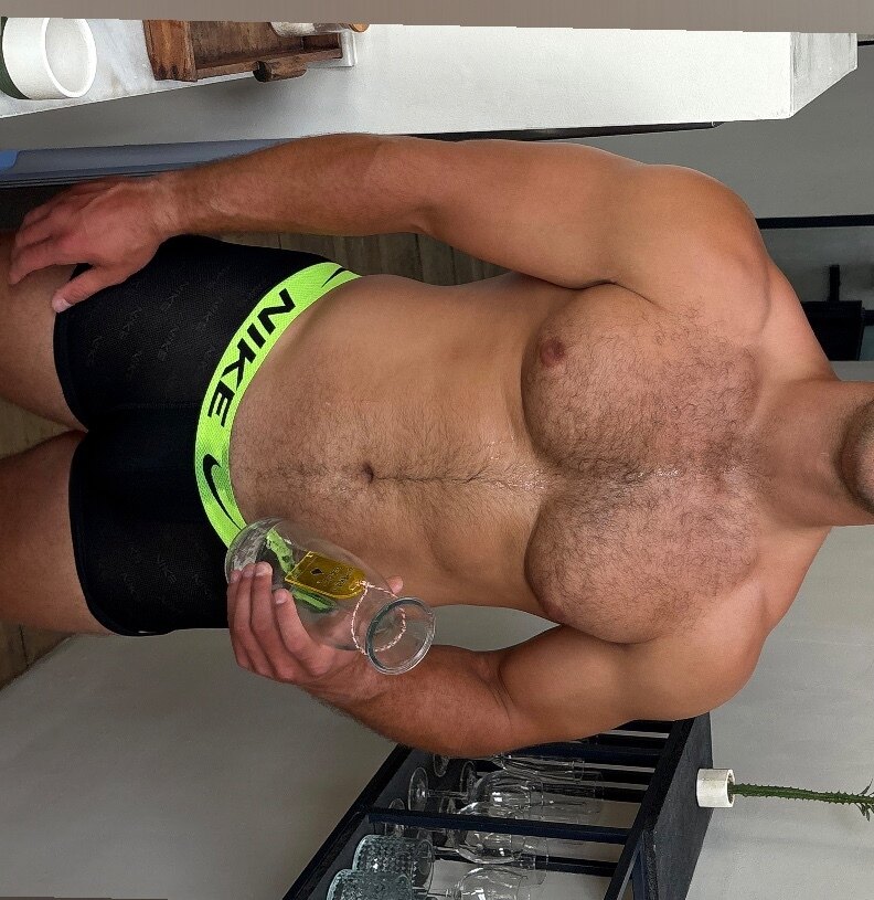 Tall Hunk Free header