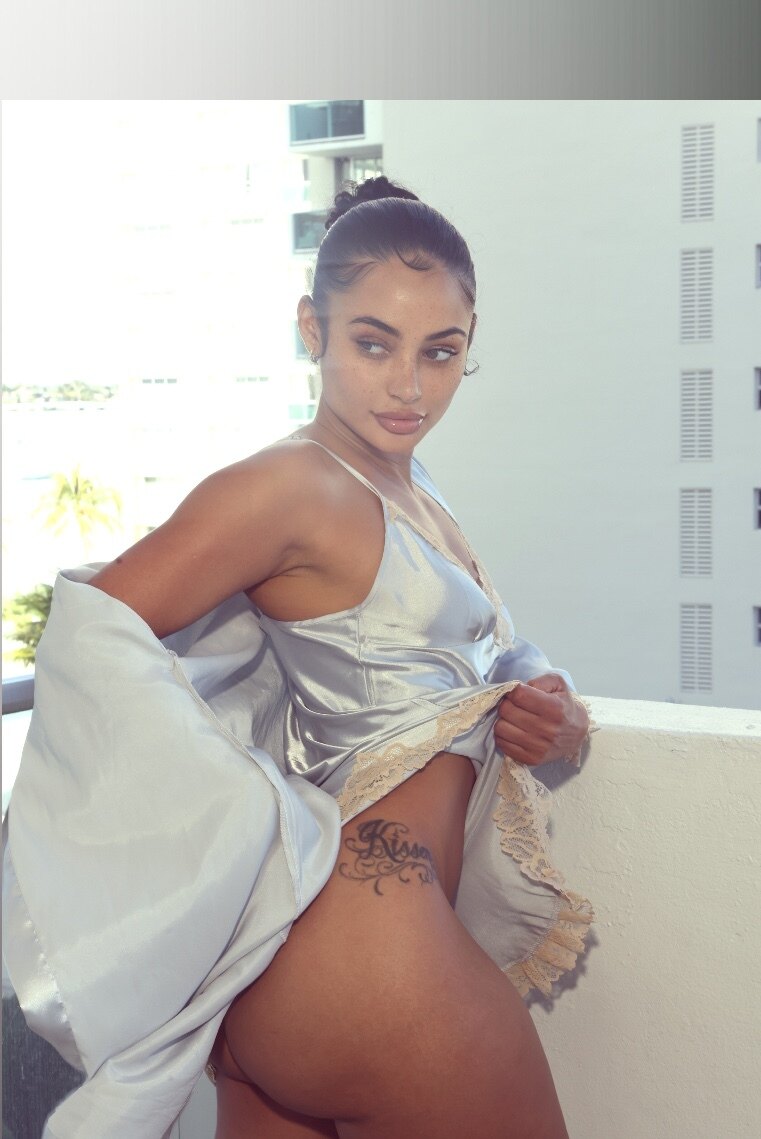 Tee 🩷 - Onlyfans créateur
