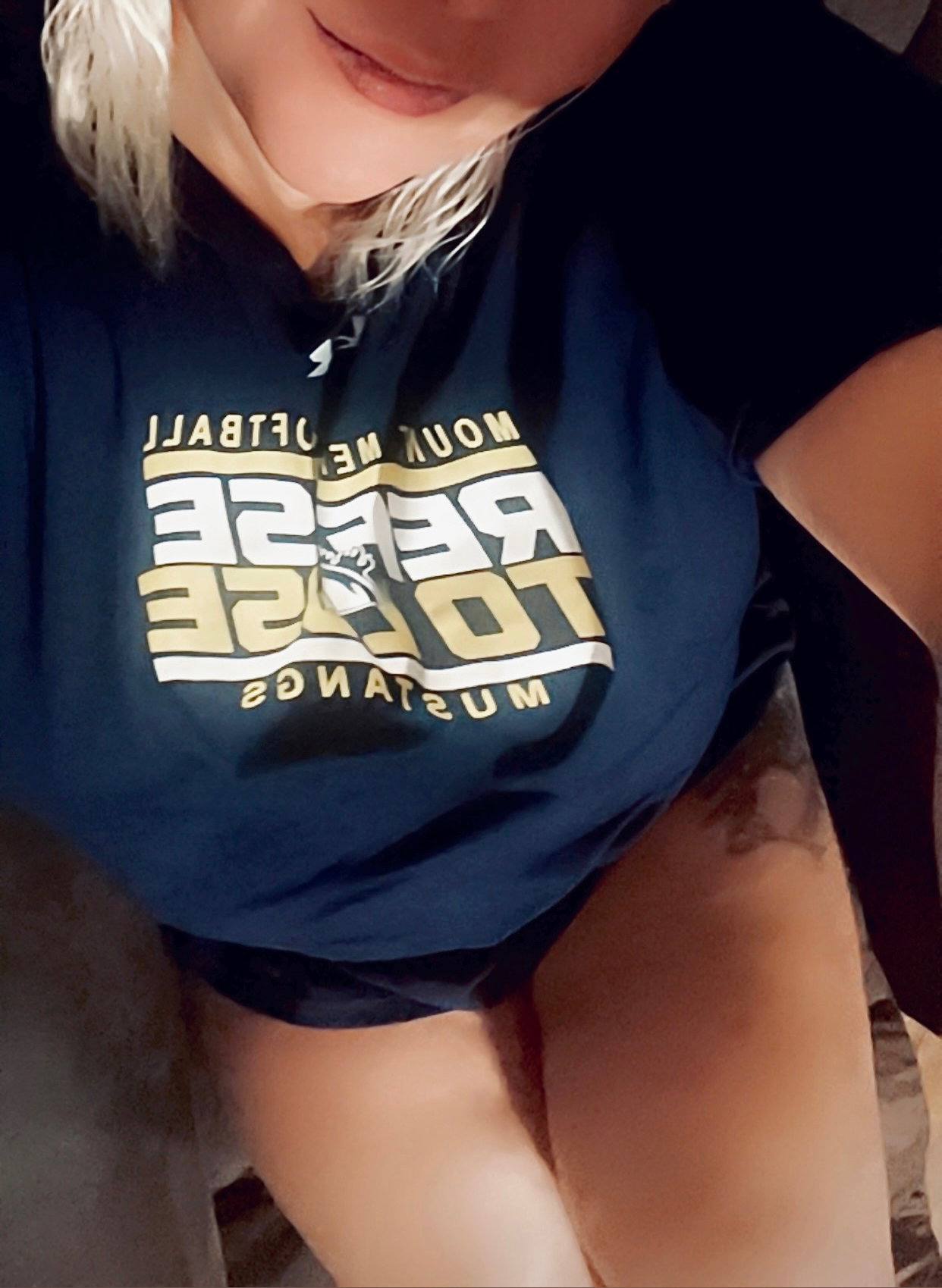 Hooters - Onlyfans Creator