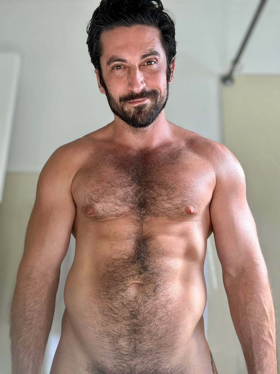 Kit Corrigan - Onlyfans Creator