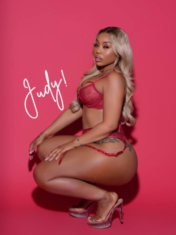 Fattest Ass On 0nlyf@nz