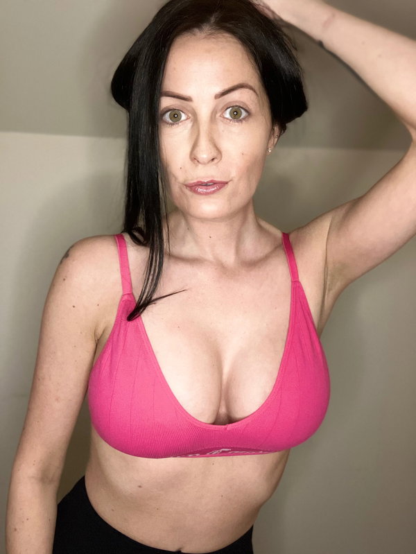 Jessica Jackrabbit - OnlyFans creator with 0 reviews (0.0/5 stars)