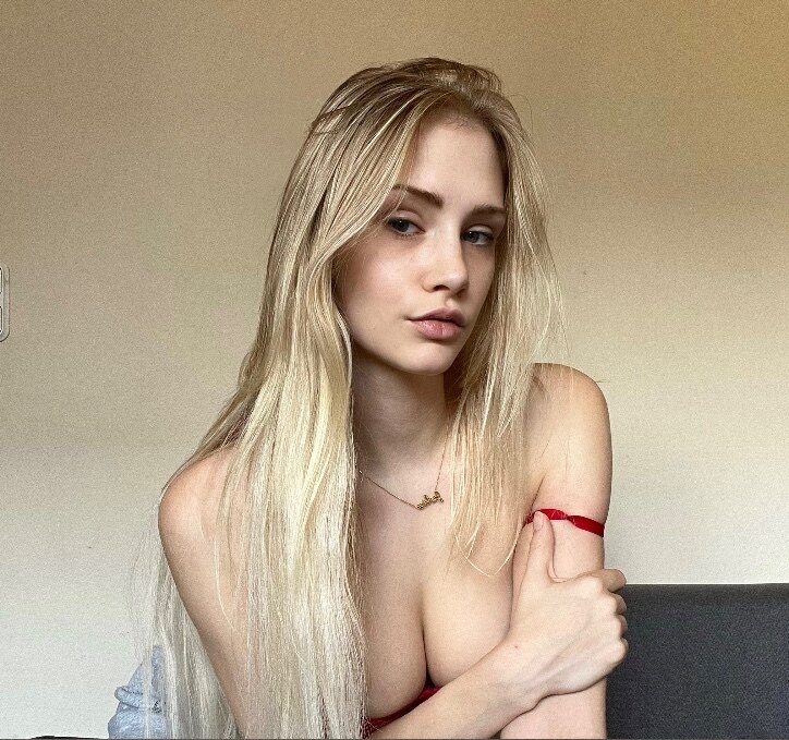 Juliaa - Onlyfans Creator