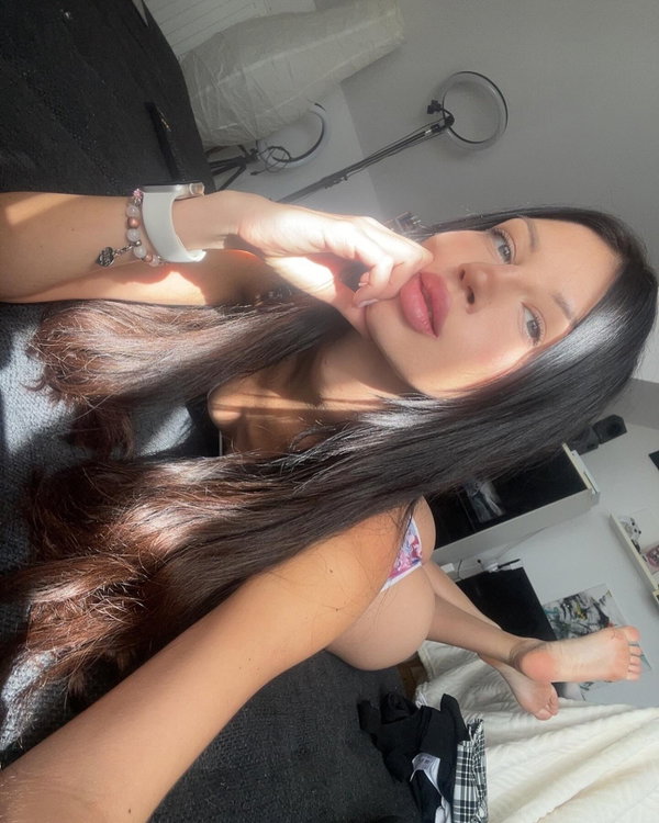 Elisen⭐️ your petite girlnextdoor 🩵🤍 - OnlyFans creator with 0 reviews (0.0/5 stars)