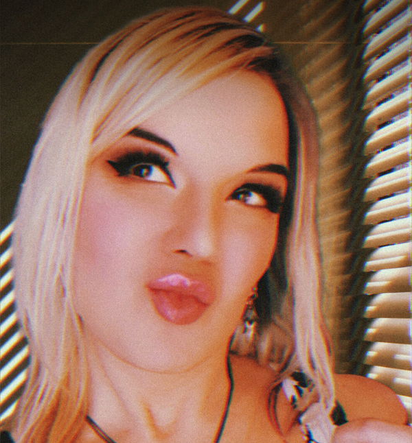 Kaela Luna (neé Moon)