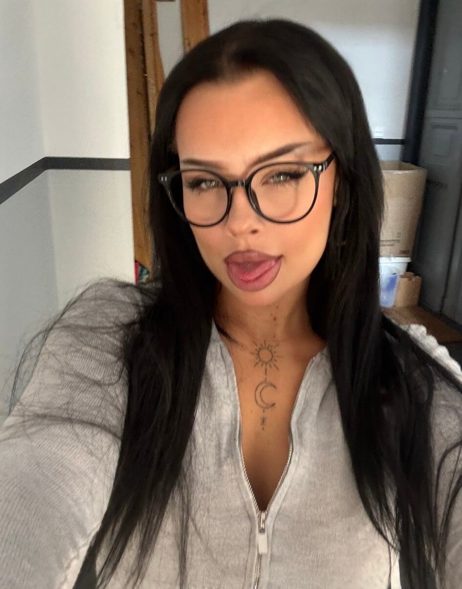 Lara Büttner - Onlyfans Creator